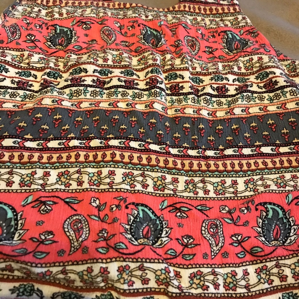 Patterned crop - Picture 3 of 4